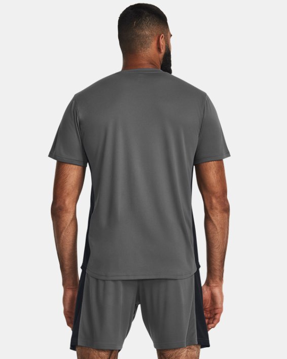 Men's UA Challenger Training Short Sleeve in Gray image number 1